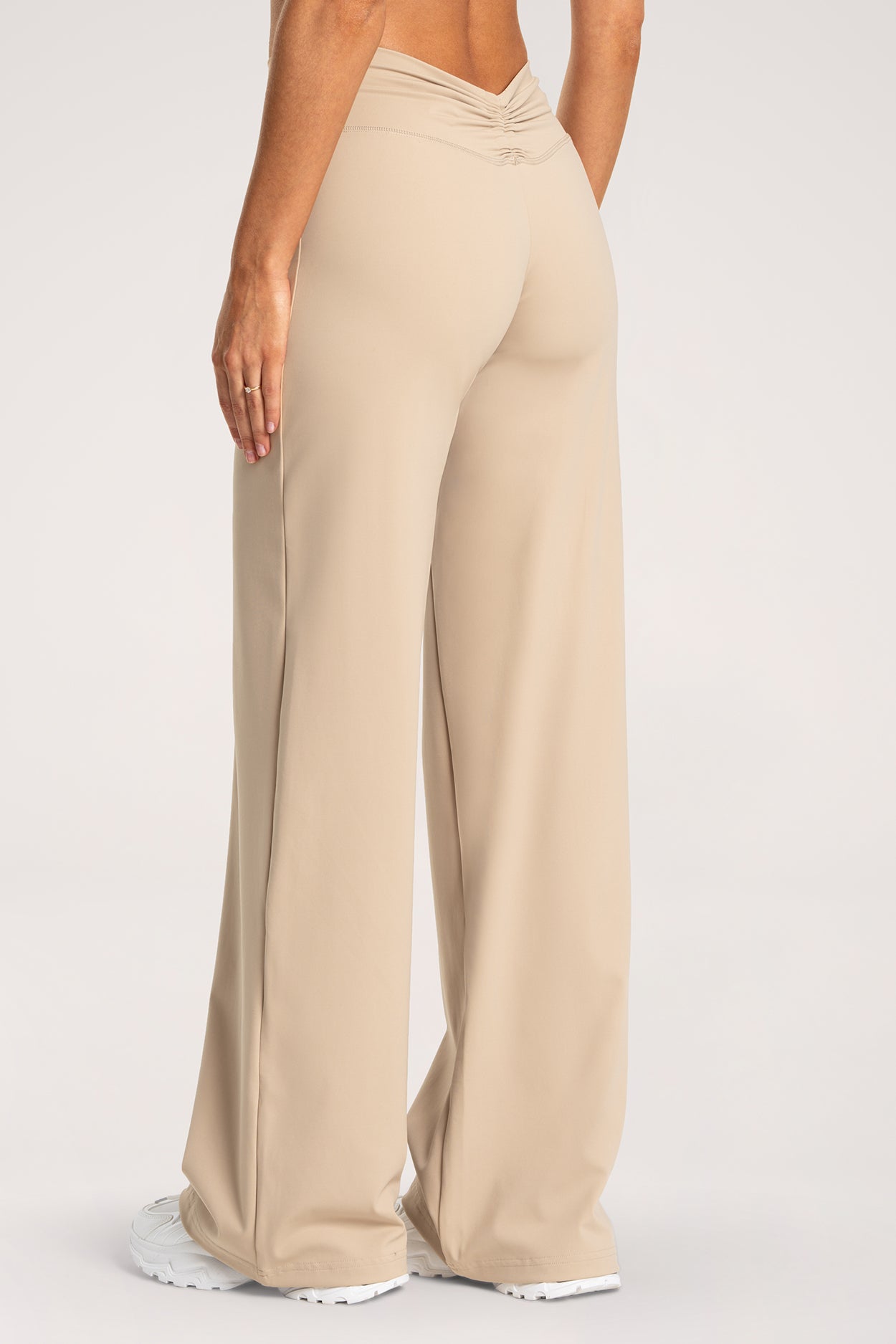 Панталон booty tie UN1FORM sand