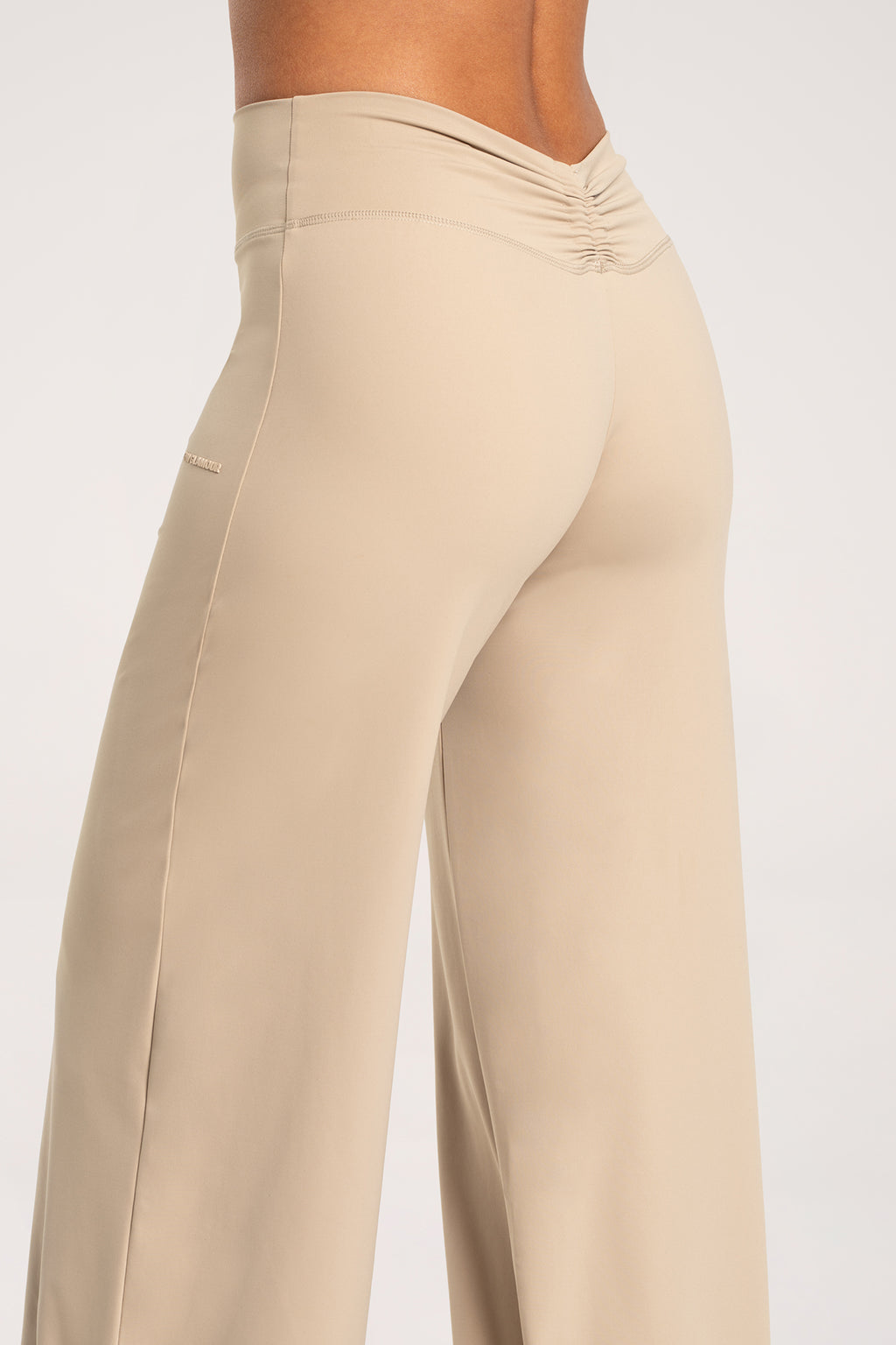 Панталон booty tie UN1FORM sand