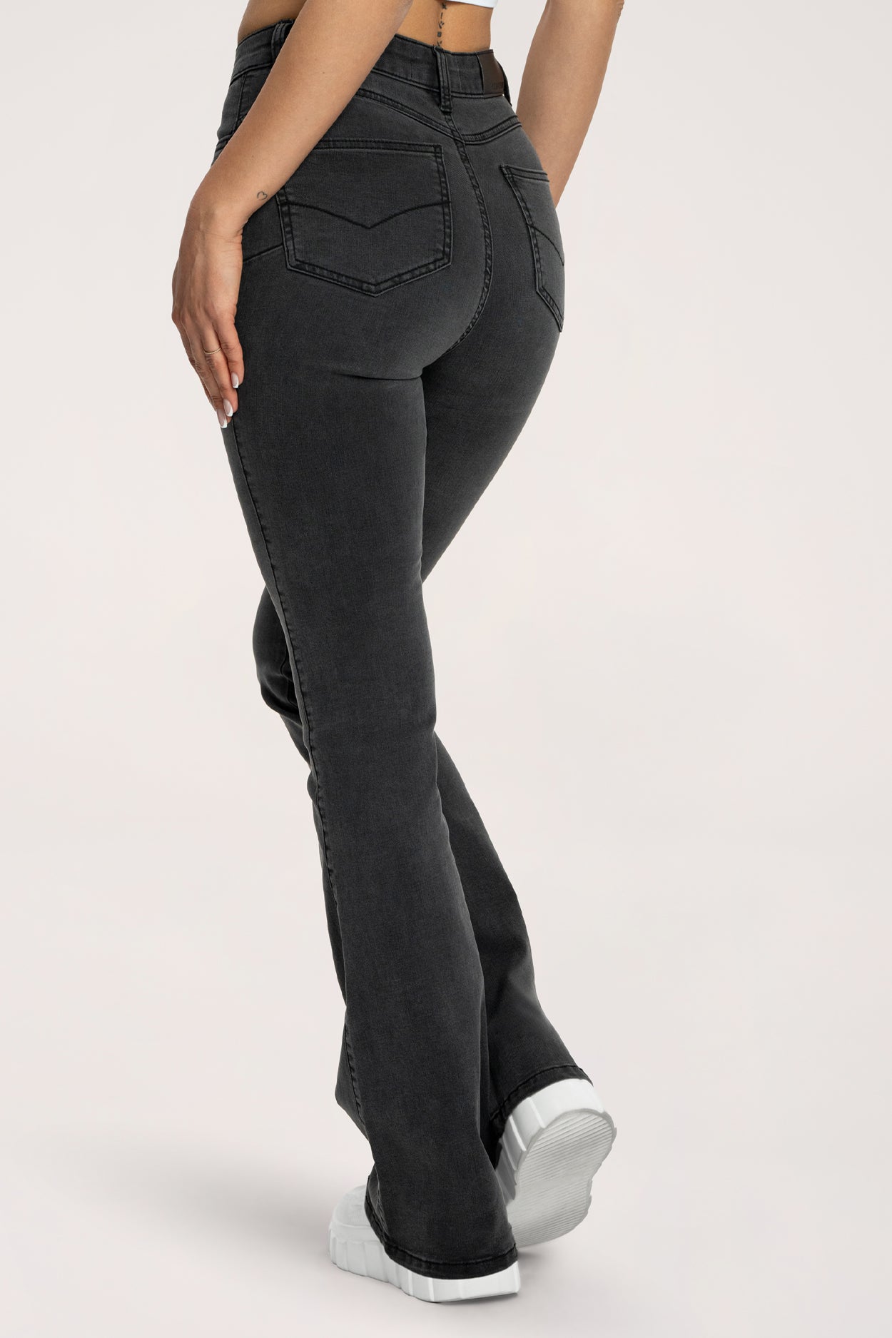 Дънки с клоширани крачоли perfect slim long black