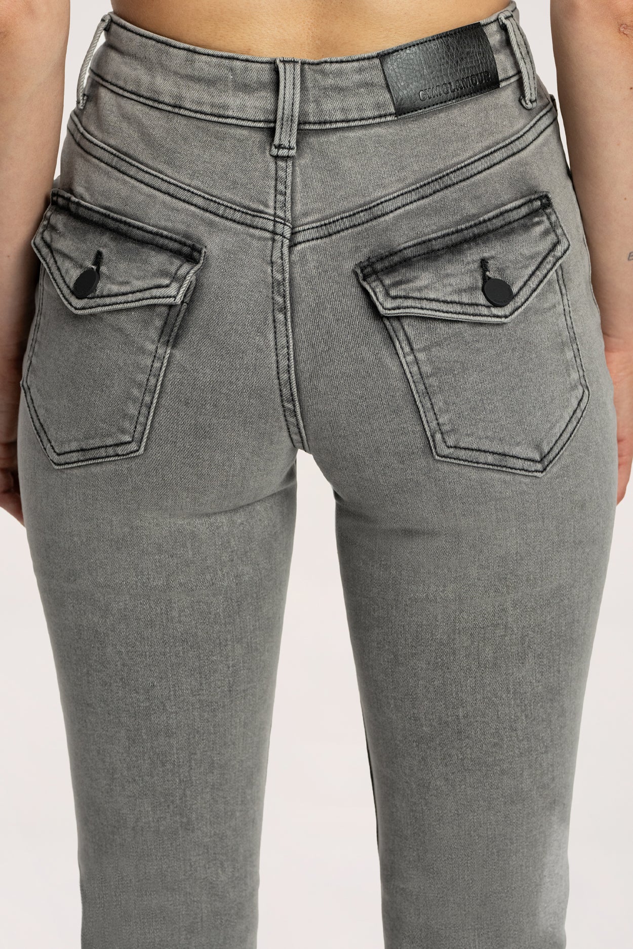 Дънки с клоширани крачоли push up light grey