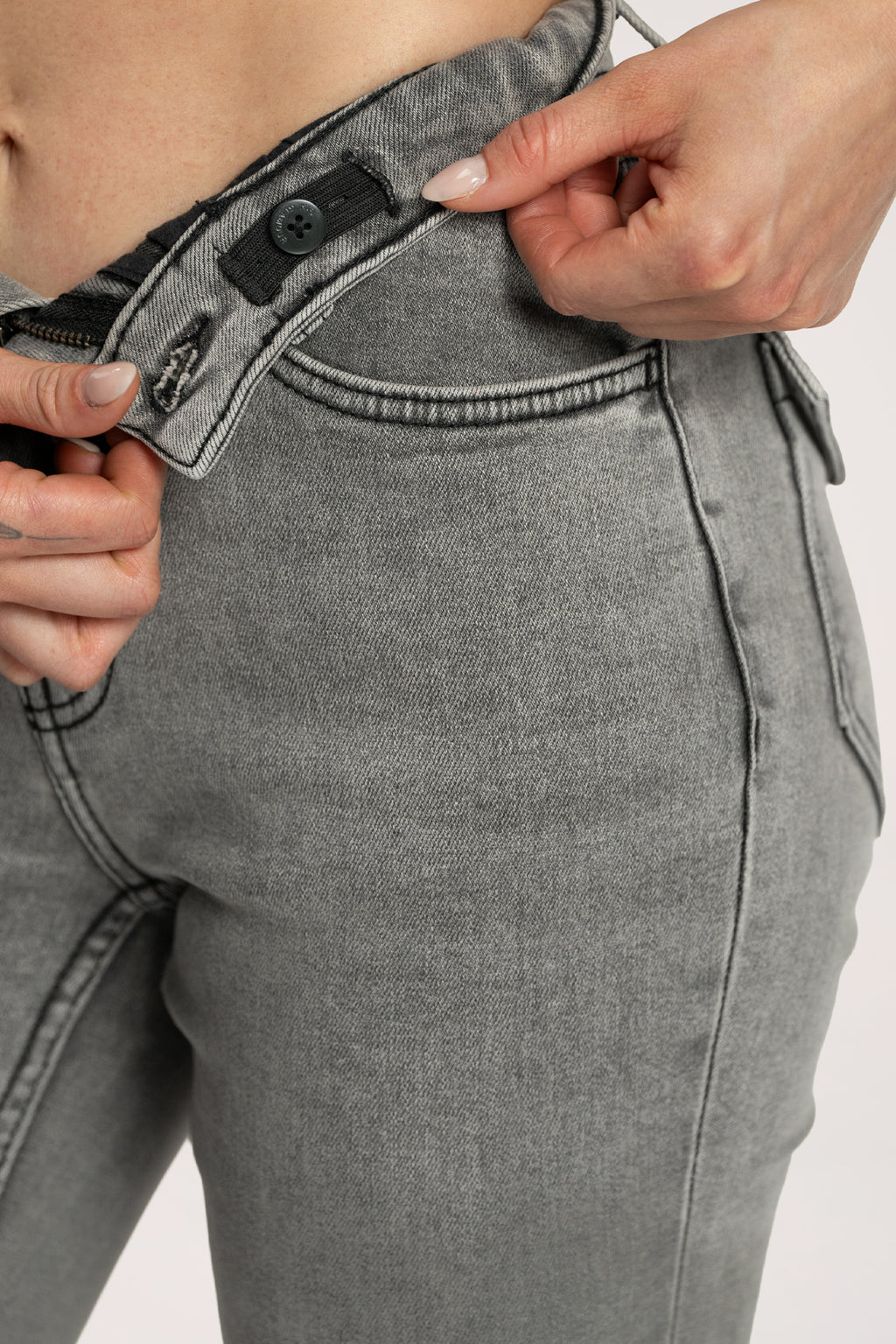 Дънки с клоширани крачоли push up light grey