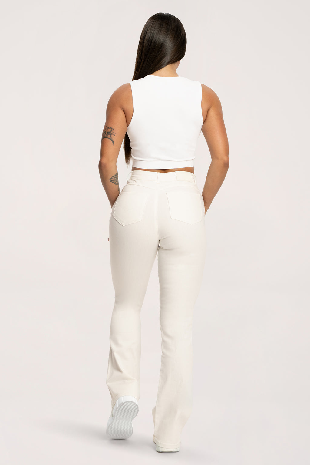 Дънки с клоширани крачоли perfect slim off white