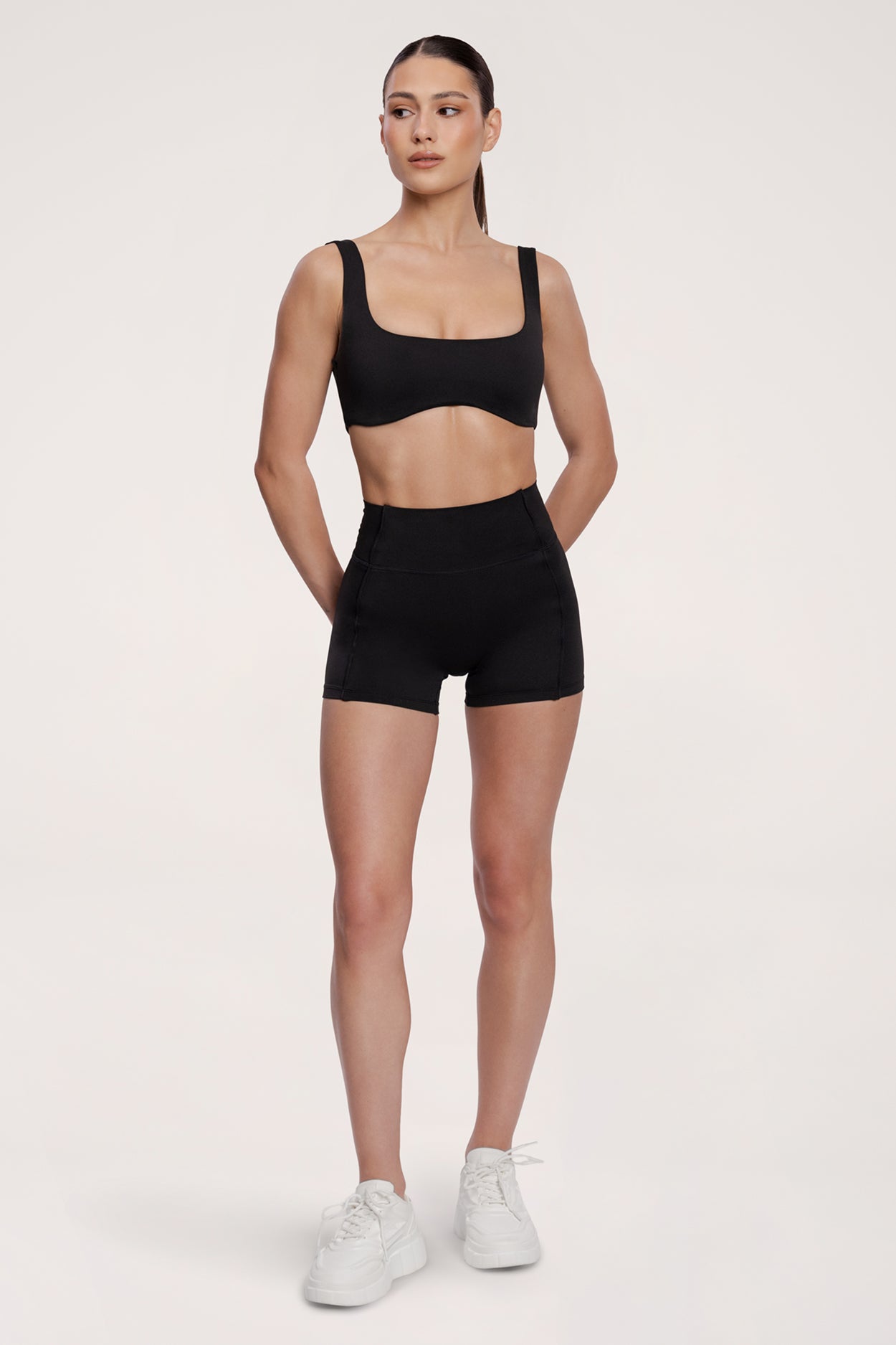 Къси панталони pilates era black