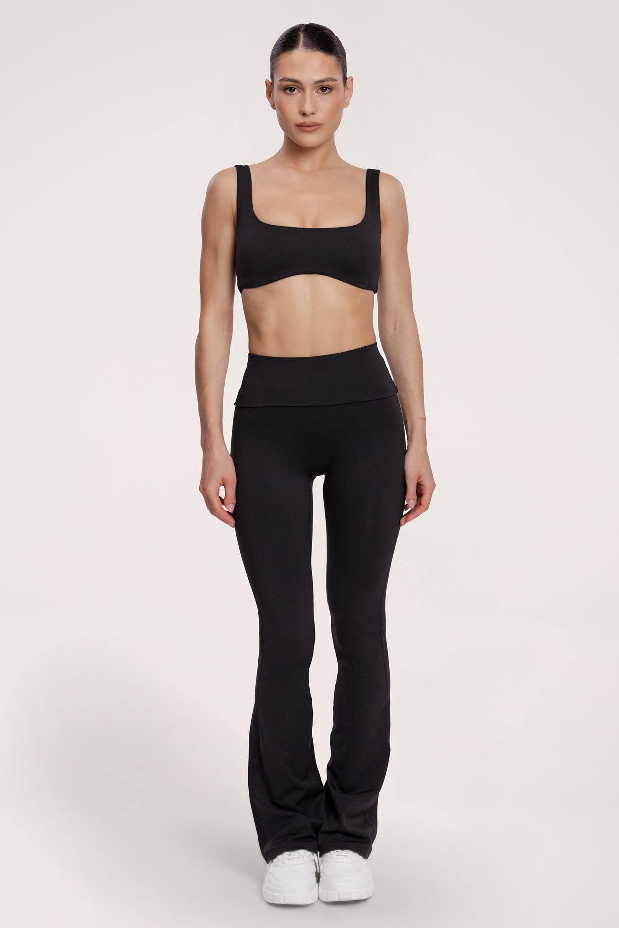 Клоширано спортно долнище Pilates Era black