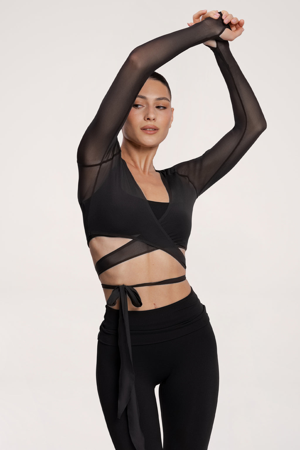 Жилетка с връзване pilates era black