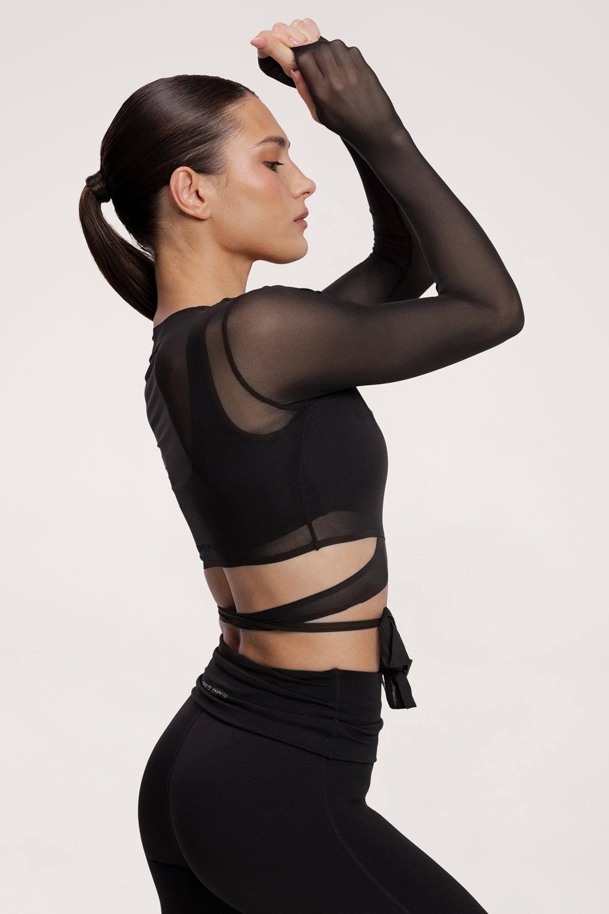 Жилетка с връзване pilates era black