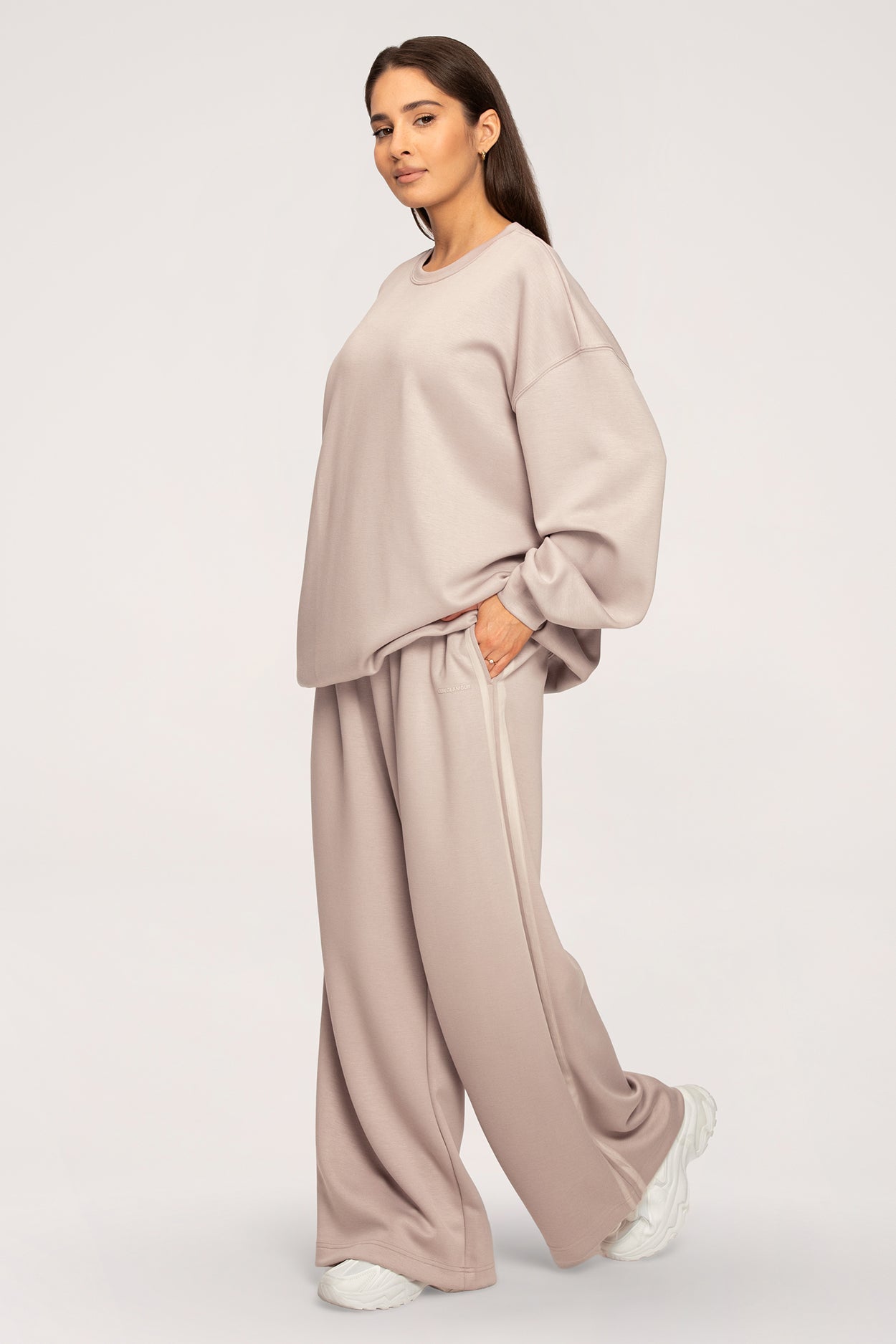 Спортен панталон Oversize UN1FORM beige