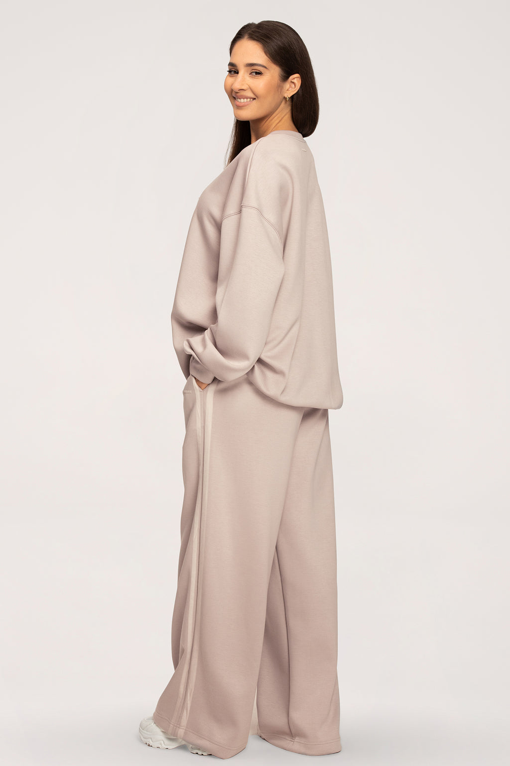 Спортен панталон Oversize UN1FORM beige
