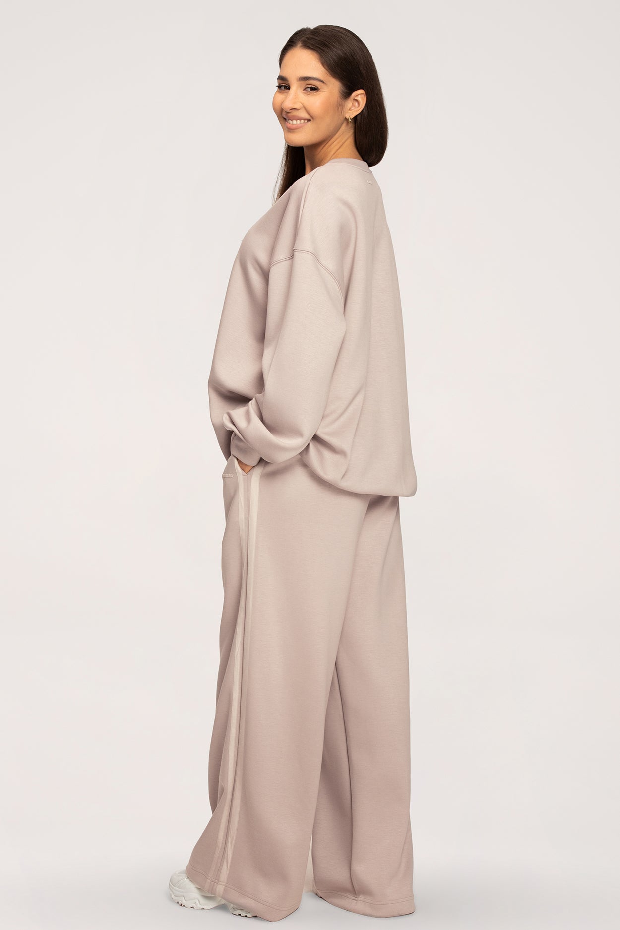 Спортен панталон Oversize UN1FORM beige
