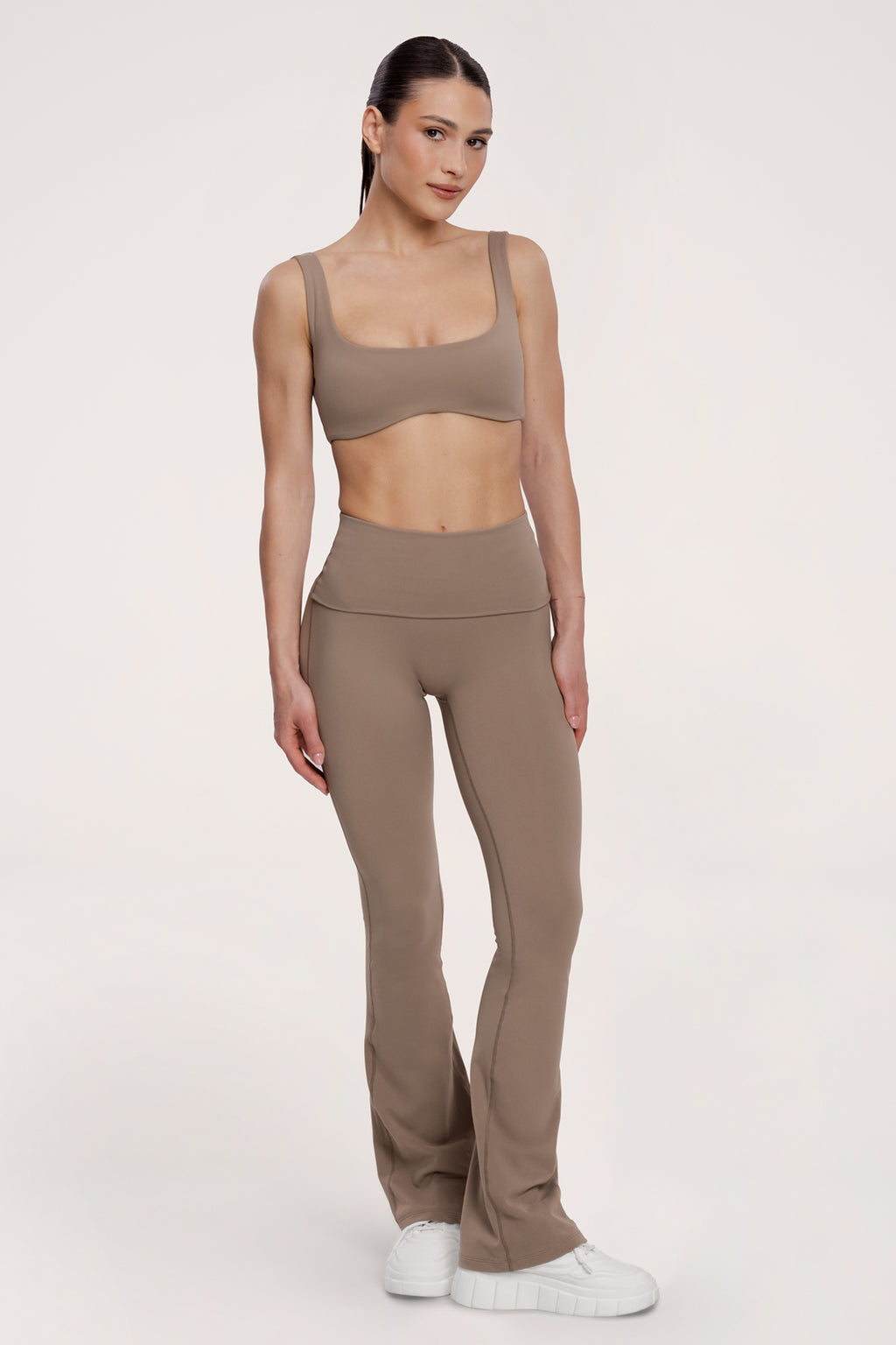 Клоширано спортно долнище Pilates Era warm beige