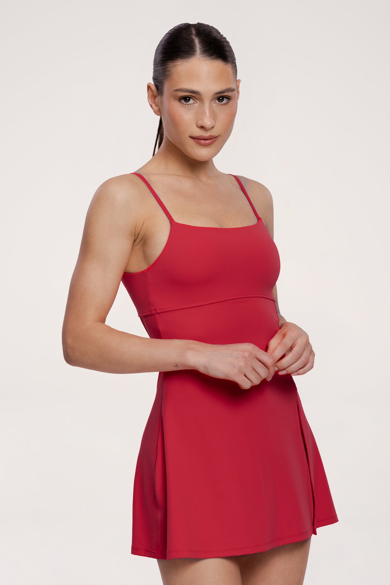 Рокля Court red