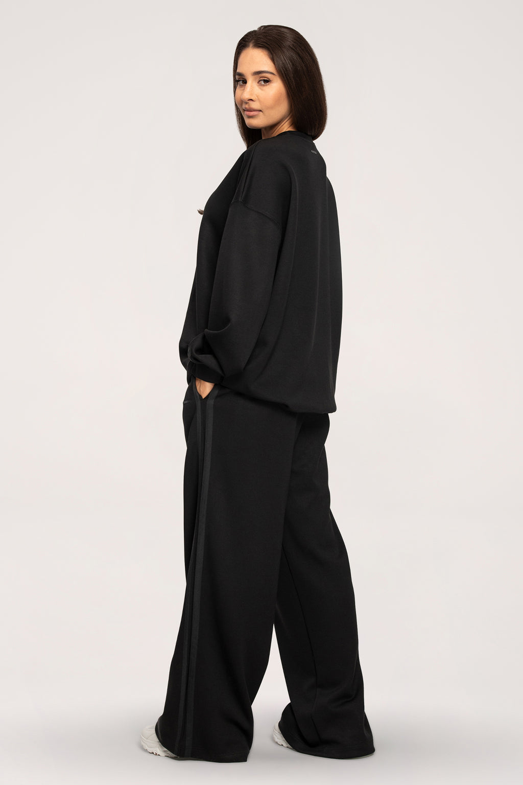 Спортен панталон Oversize UN1FORM black
