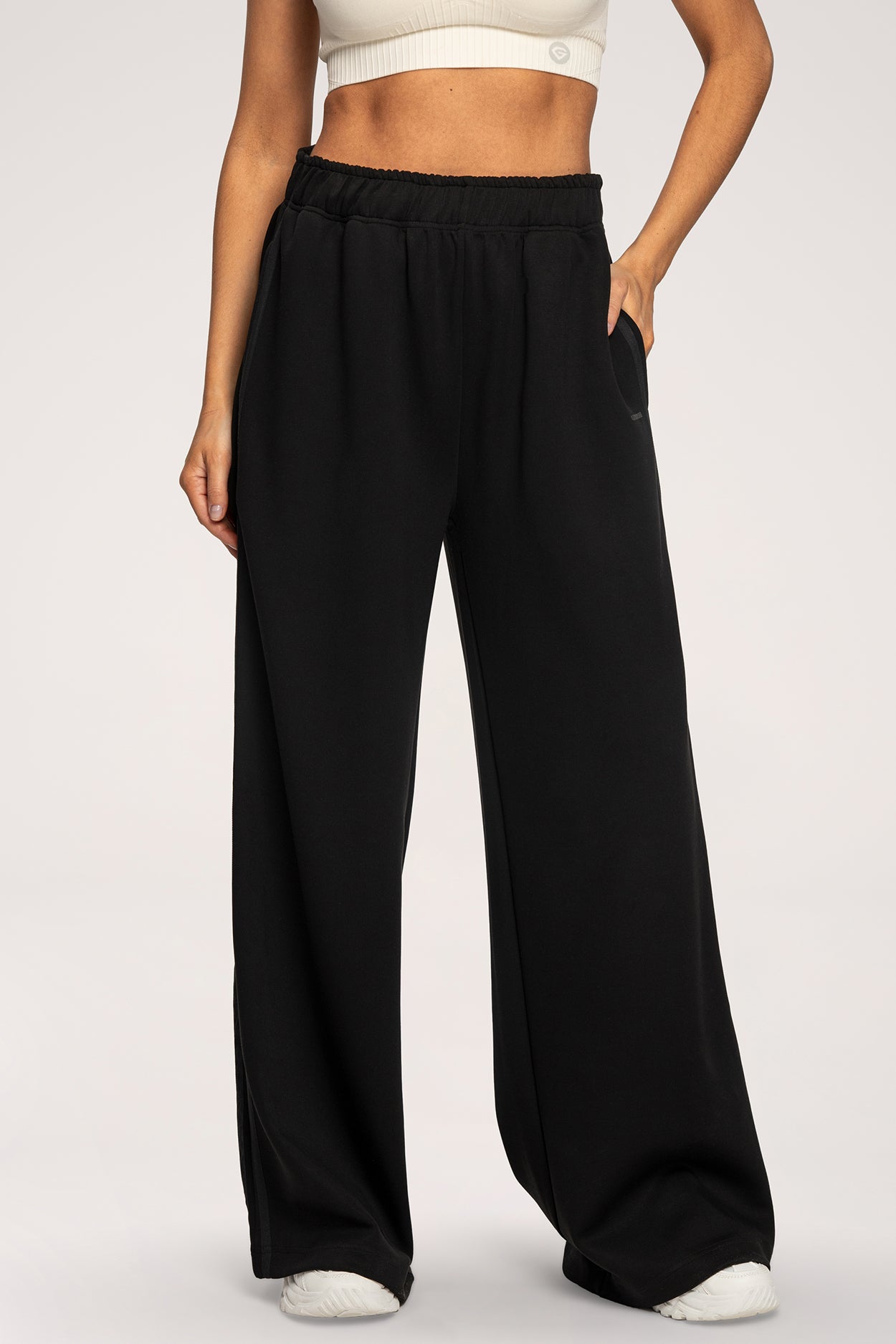 Спортен панталон Oversize UN1FORM black