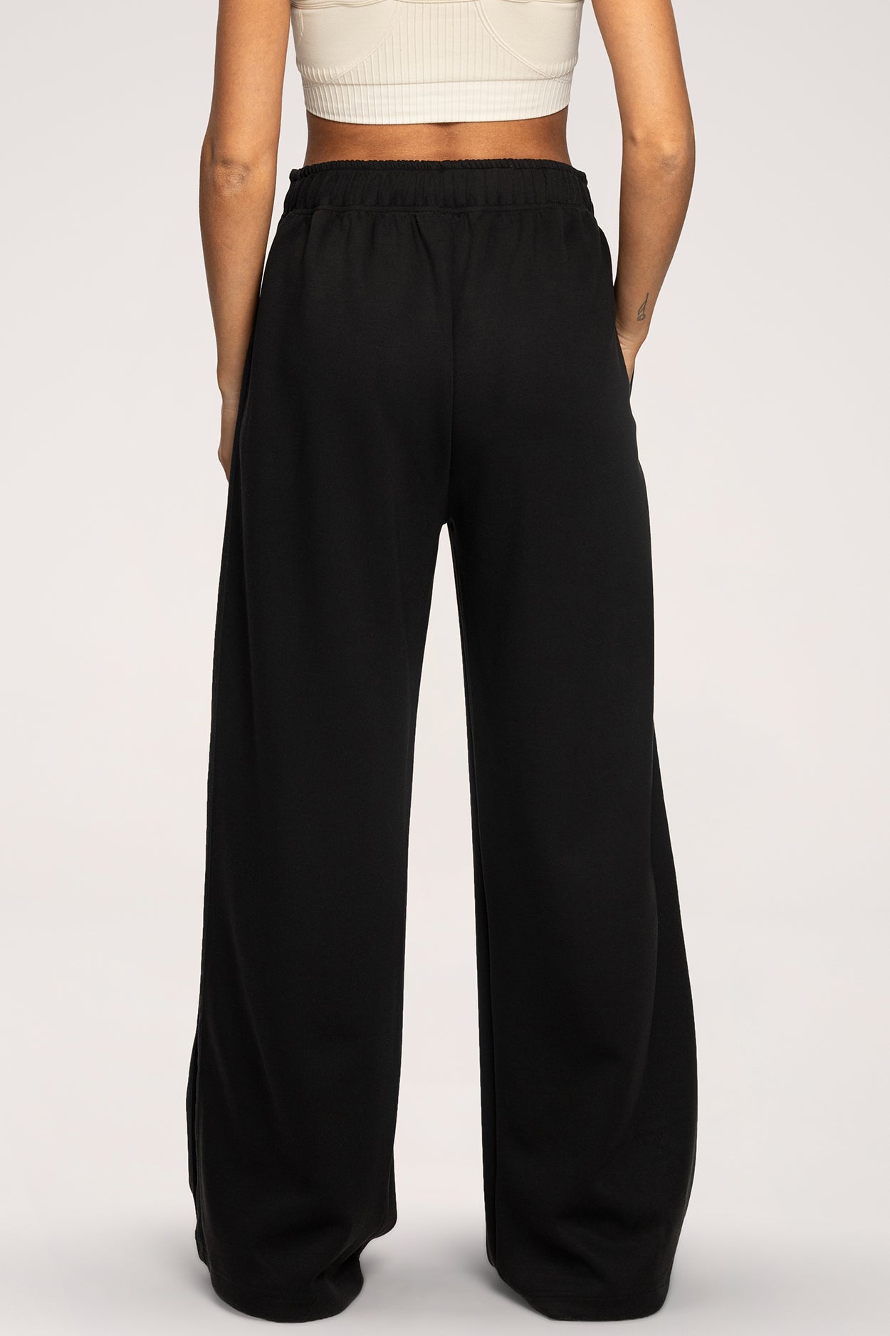 Спортен панталон Oversize UN1FORM black